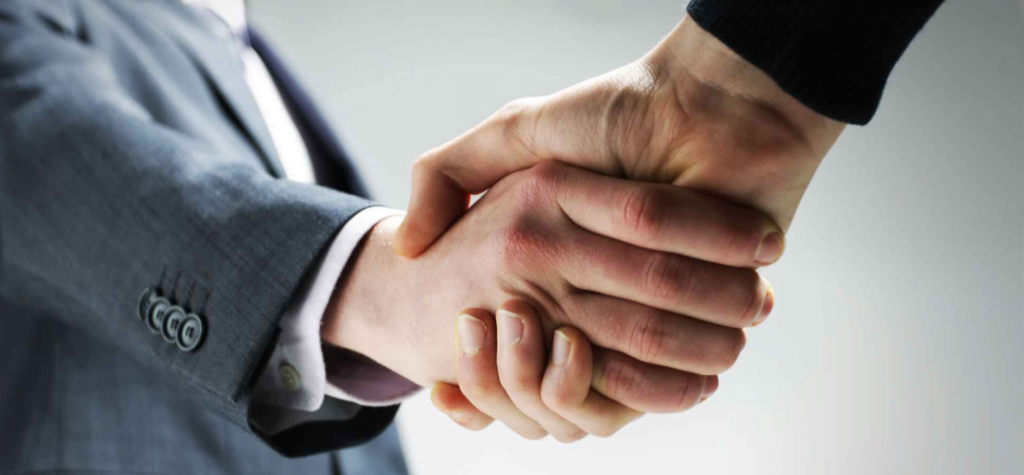 handshake-pano_19966-m6LvGXkxOOI