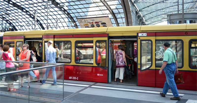 s-bahn-hbf800x420-m6LvGDOe7BCpna
