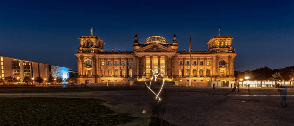 germany-bundestag-442637-e154383